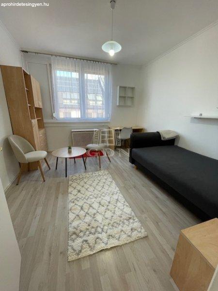Kiadó lakás Szeged, 	TIK közelében szoba kiadó