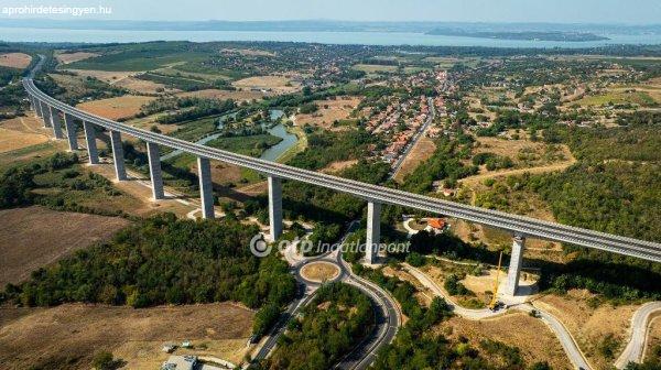 Eladó panorámás telek Kőröshegy