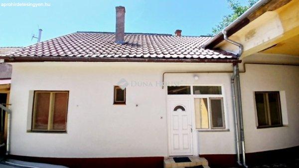 Eladó belvárosi kis ház, Kecskemét