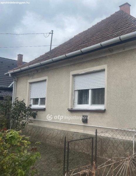 Eladó 100 nm-es Családi ház Solt Város széle 