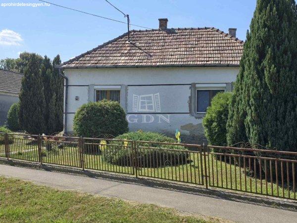 Eladó családi ház Zalatárnok, 	Ház kúttal, műhellyel, területtel!