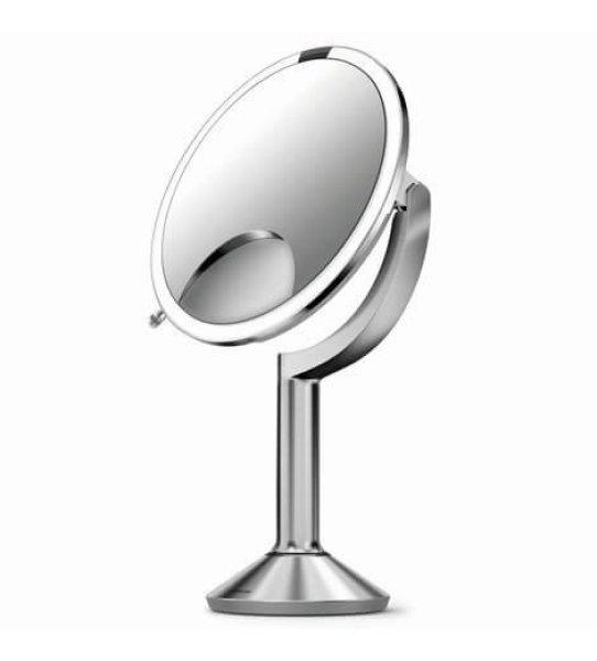 Simplehuman Újratölthető kozmetikai tükör Sensor TRIO
érintésvezérléssel és LED megvilágítással, 1x/5x/10x nagyítással.
Kefélt rozsdamentes acél