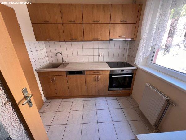 VASVÁRI PÁL UTCÁN 3 SZOBÁS 1 EMELETI BÚTOROZOTT LAKÁS KIADÓ. -
Nyíregyháza
