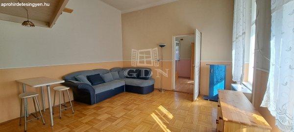 Eladó lakás Budapest, XVI. kerület, 	Sashalmon csendes, 2 szobás lak!