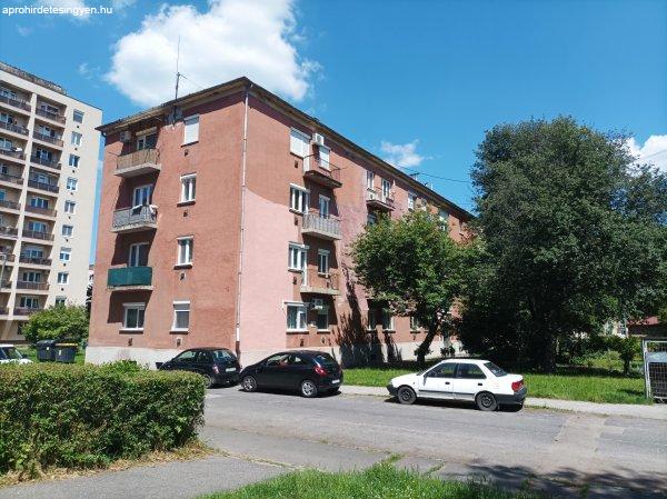 NAGY GARZON LAKÁS ELADÓ AZ ERDÉLYI UTCÁBAN!