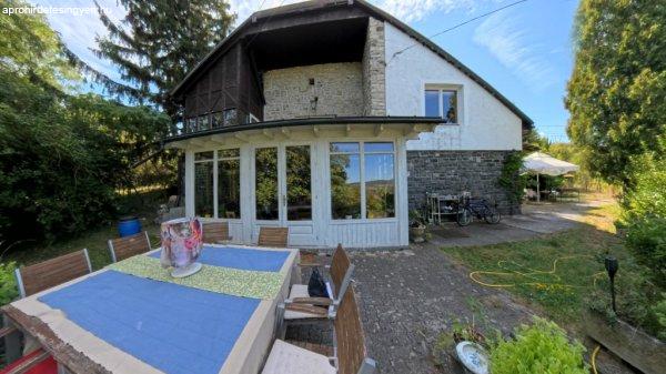 ÖRÖK PANORÁMÁS, 2 szintes, NAGY CSALÁDI HÁZ eladó Badacsonytomajon.