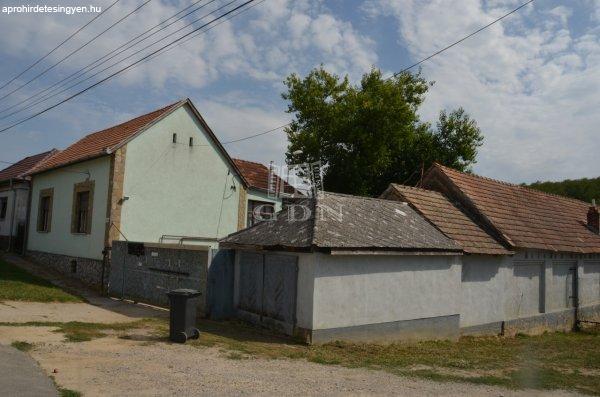 Eladó családi ház Sántos, 	Magyar utca