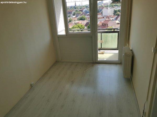 Eladó 61 nm-es Felújított Panellakás Debrecen Csapó utca  